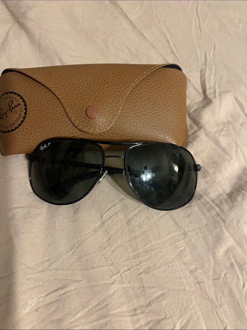 Ray-Ban Black Aviator Sunglasses with Brown Case